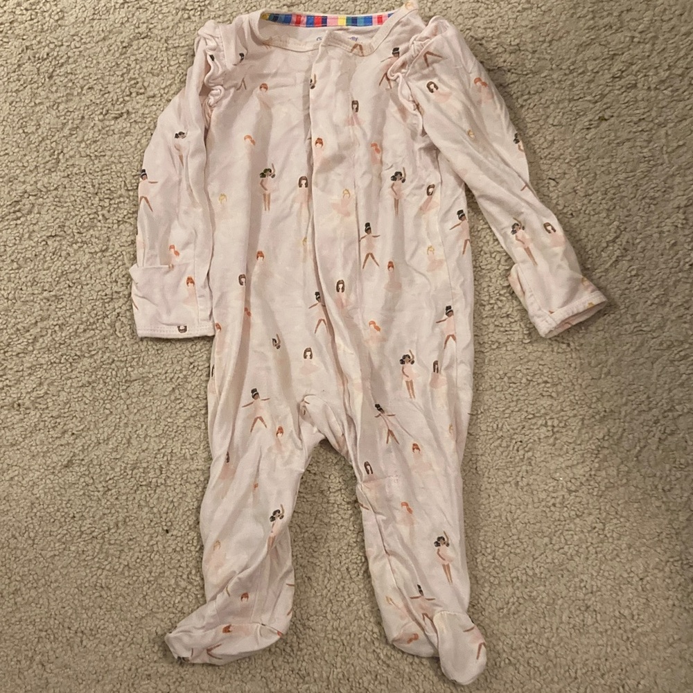 Magnetic Me Dancer Print Kids Footie in Soft Pink
